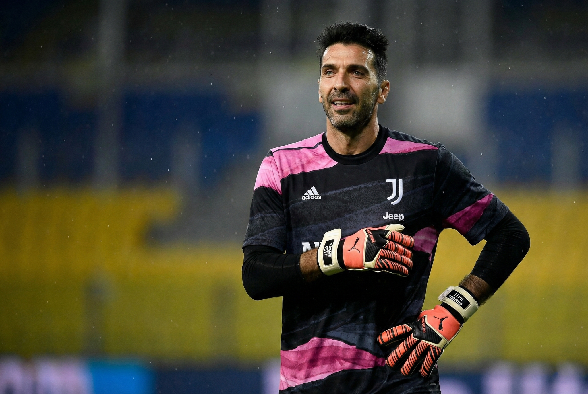 How to get the Gianluigi Buffon haircut & hairstyle.